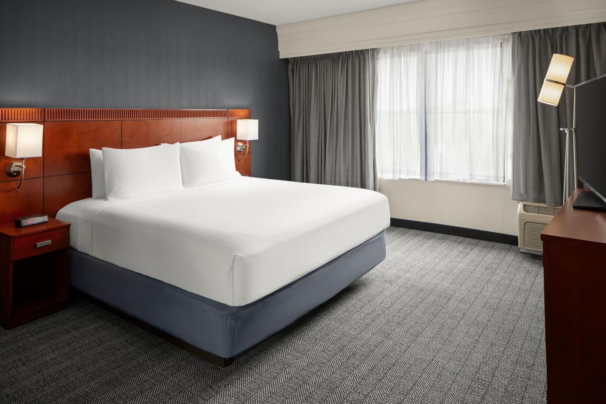 Courtyard By Marriott Winchester Medical Center Exteriör bild